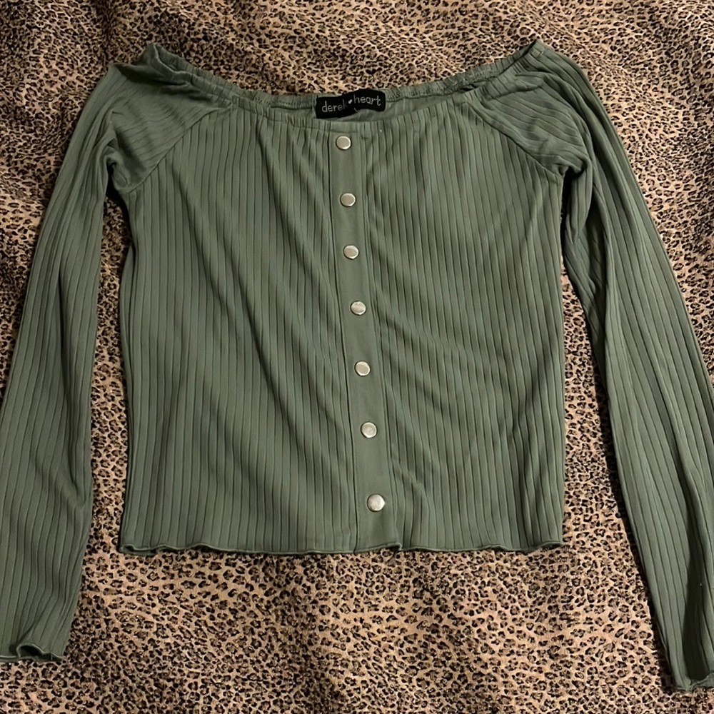 Long sleeve shirt from Derek🤍heart